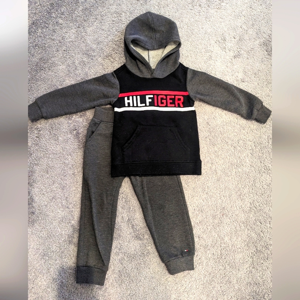 Tommy Hilfiger Kids Sweatshirt 3T